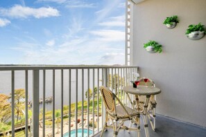 Property grounds - 606 Lakefront Condo • Near Disney & Epic Universe (Orlando)