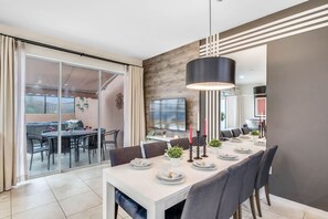 Dining - 2647 Resort Suite • Spa & Pool • Near Disney+Uni (Kissimmee)