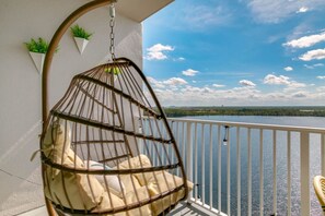 Property grounds - 1402 Lakefront Resort Condo • Near Disney & Parks (Orlando)