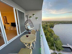 Outdoor dining - 1402 Lakefront Resort Condo • Near Disney & Parks (Orlando)
