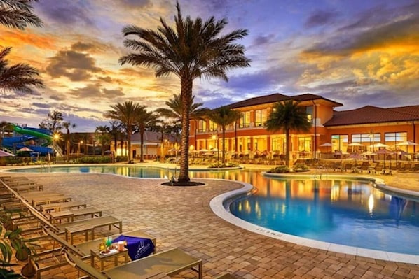 Pool - 5700 Lakeview 4BR Resort Home by Disney/Universal (Kissimmee)