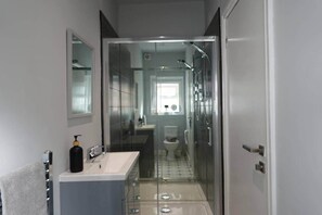 صورة غير مصنفة، 3 من 5، زرّ