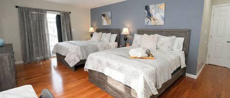 3 bedrooms, iron/ironing board, WiFi, bed sheets