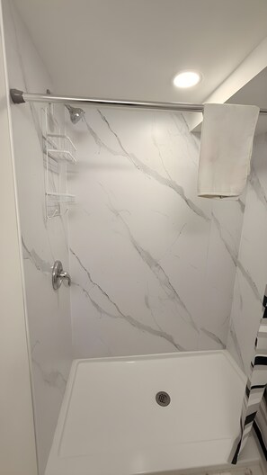 Economy Single Room | Bathroom - STARLITE MOTEL (Fraser)