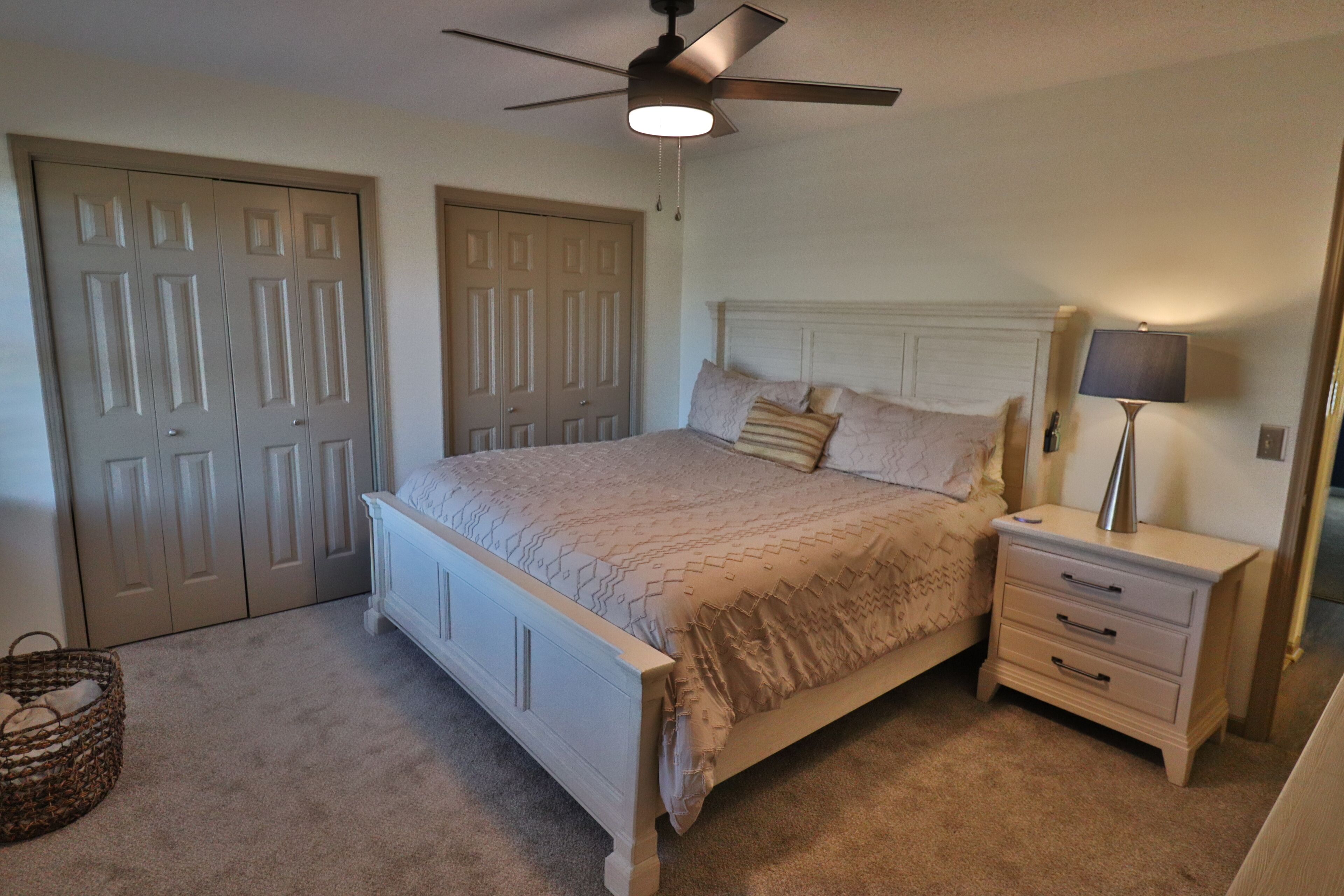 Strykejern/-brett, wi-fi og sengetøy