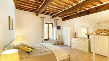 Deluxe Apartment, 2 Bedrooms, Balcony, City View