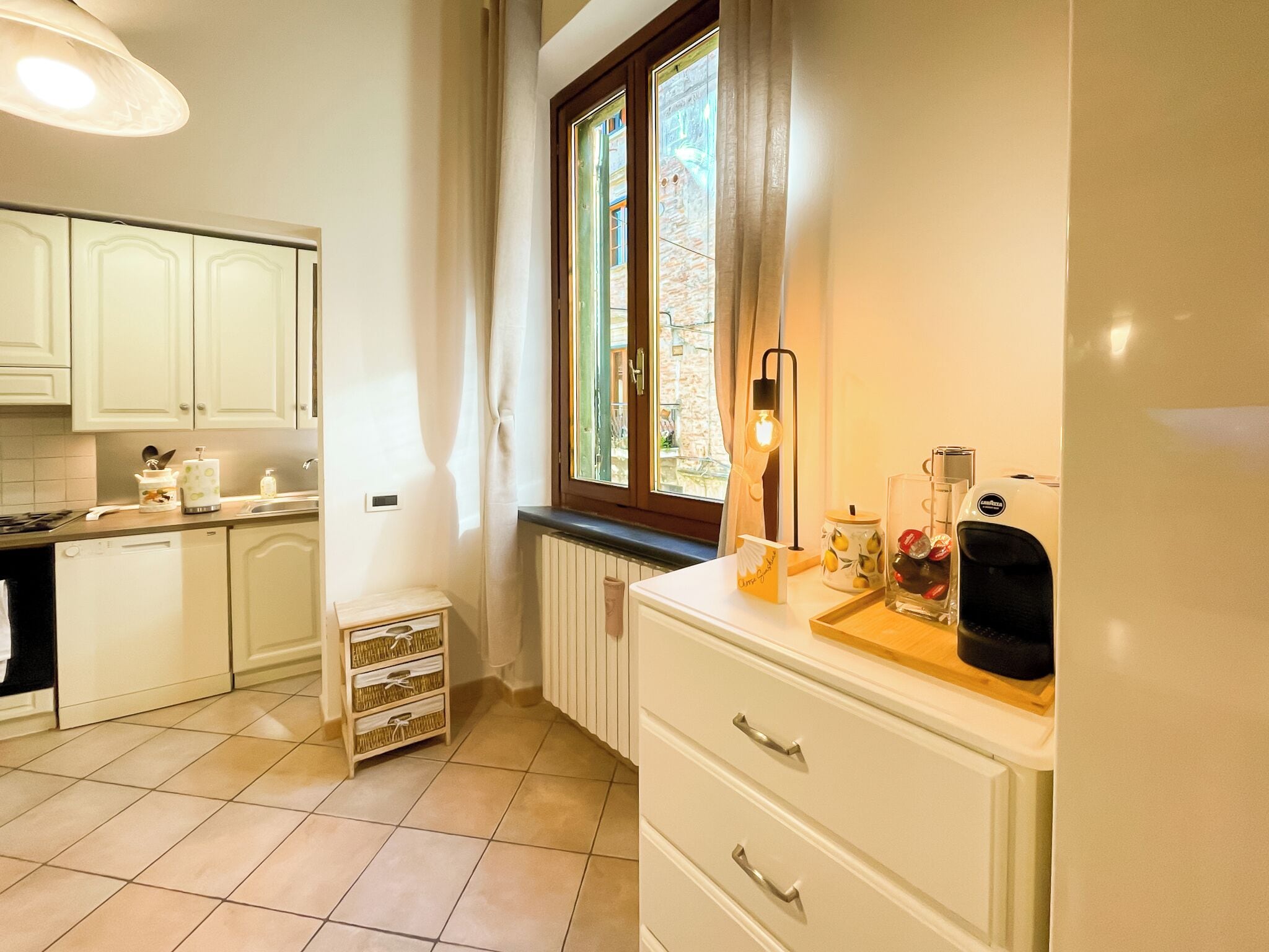 Apartamento Deluxe, 2 habitaciones, balcón, vistas a la ciudad | Cocina privada | Hervidor eléctrico y tostadora