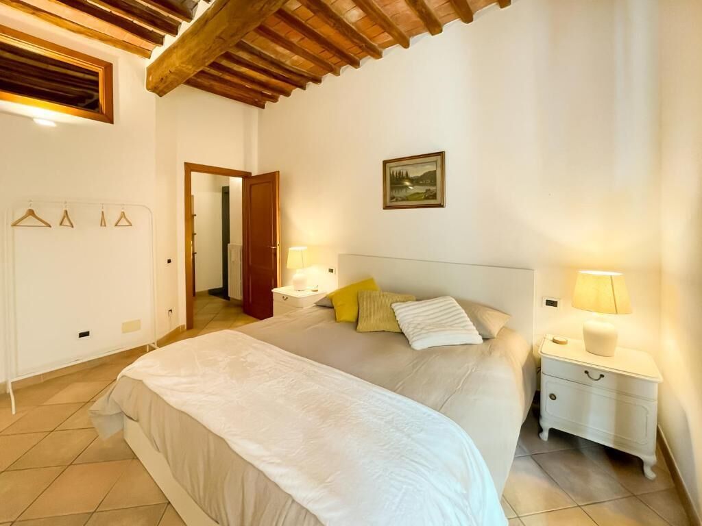 Deluxe-Apartment, 2 Schlafzimmer, Balkon, Stadtblick | Bügeleisen/Bügelbrett, kostenloses WLAN