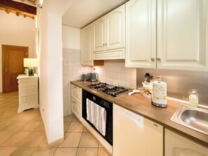 Deluxe-Apartment, 2 Schlafzimmer, Balkon, Stadtblick | Eigene Küche