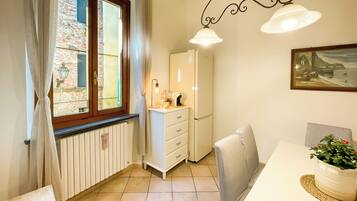 Deluxe Apartment, 2 Bedrooms, Balcony, City View | Interior