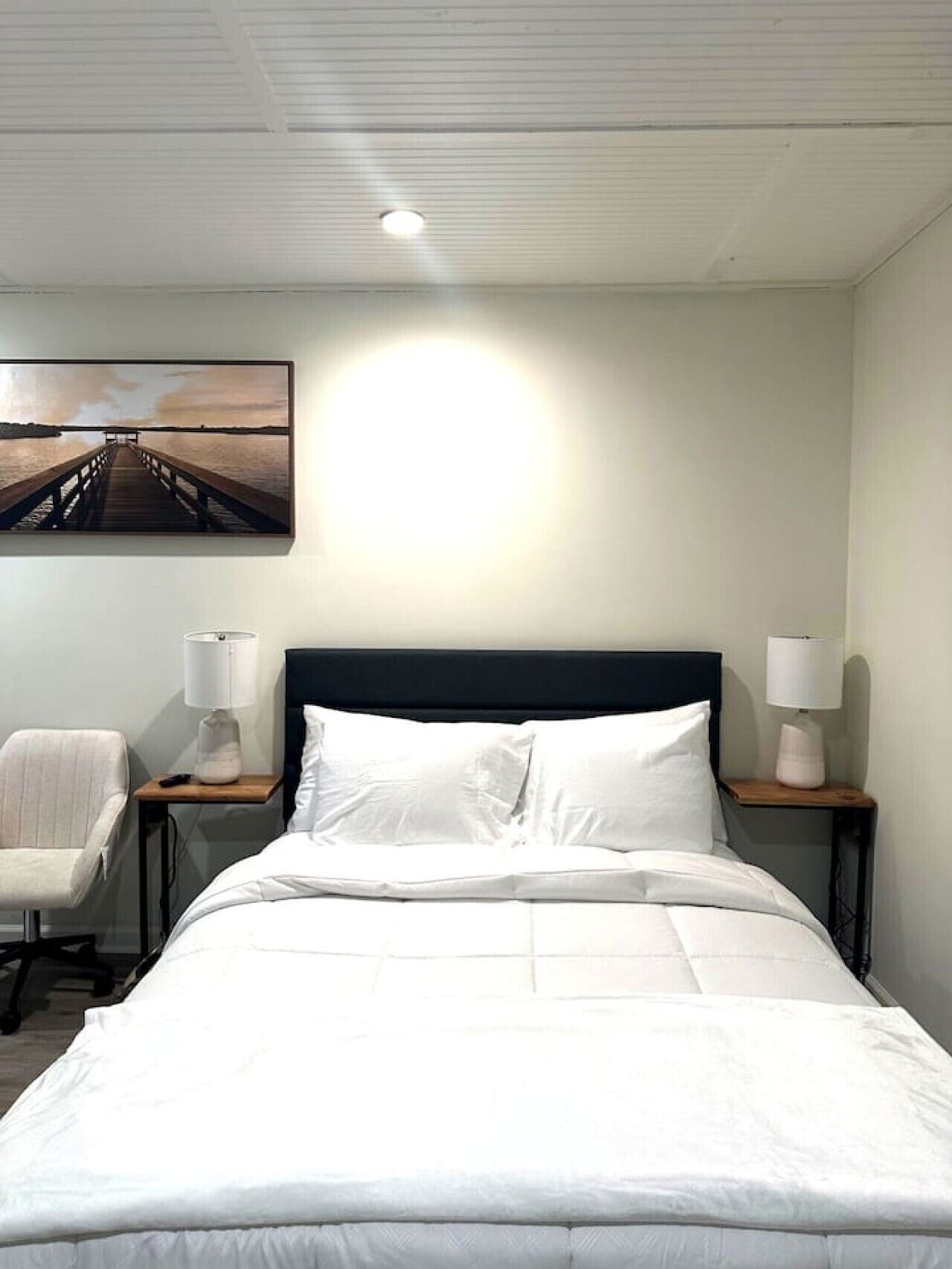 Desk, iron/ironing board, free WiFi, bed sheets
