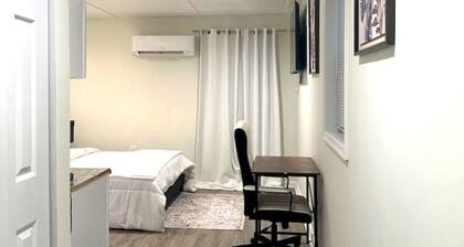 Central Studio with Free parking