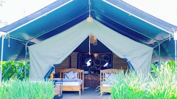 Standard Twin Room | Terrace/patio