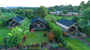 Standard Triple Room, Mountain View | Property grounds