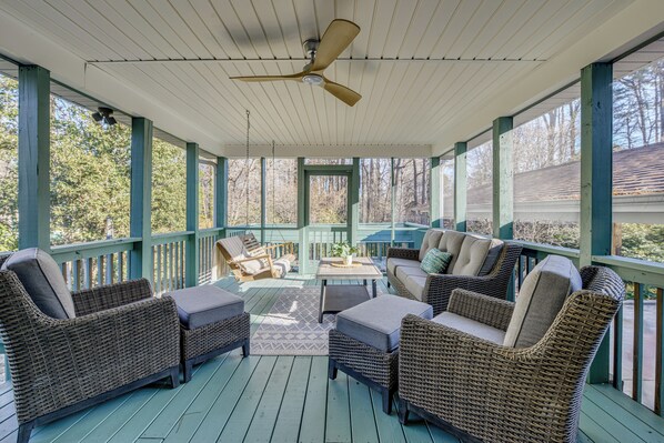 Terrace/patio - Home 1 Mi to Dtwn Cary! Easy Commute to Triangle (Cary)