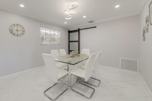 Dining - Grill & Games! Family Home 3 Mi to Pompano Beach (Pompano Beach)