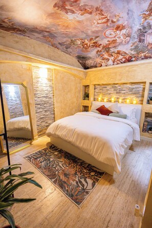 1 bedroom, iron/ironing board, WiFi, bed sheets - Cozy Private Roman Underground Apartment Historic Center, Walk Everywhere (Roma)