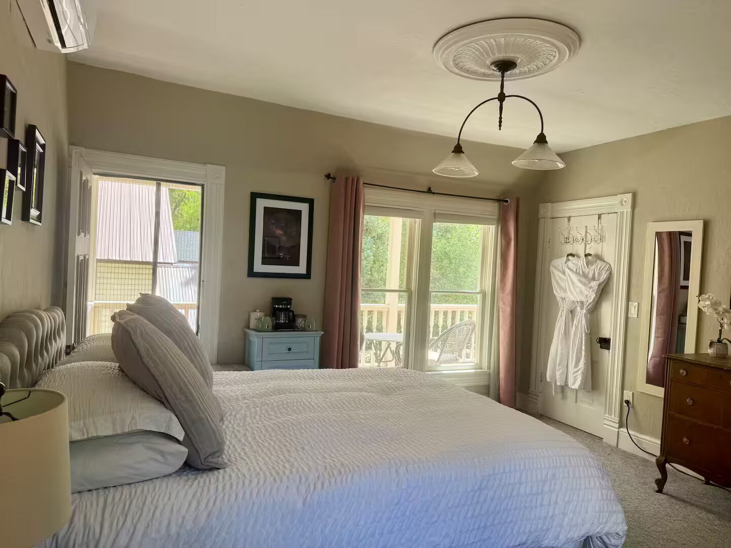 1 bedroom, desk, free WiFi, bed sheets