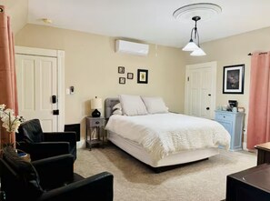 1 bedroom, desk, free WiFi, bed sheets