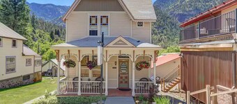 AlpLily Inn ~ Box Canyon Room ~ Private Balcony ~ 5 min walk to Ice Park ~ AC!