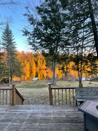 Big Narrows Lakeside Cottage