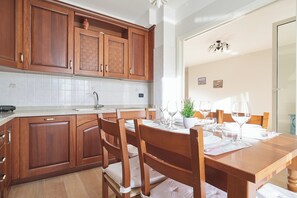 Dining - Regina di Cuori - Two Bedroom Apartment, Sleeps 4 (Albenga)