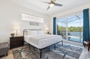 4 bedrooms, free WiFi, bed sheets - Disney World, Universal Epic Waterfront Modern Home - Private Pool And Game Room (Kissimmee)
