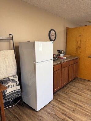 Interior - Adorable 1-bedroom suite with great outdoor area. (Hartley)