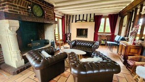 Living area - La Charreterie - charm of the countryside (Auzouville-sur-Saâne)