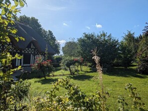 Property grounds - La Charreterie - charm of the countryside (Auzouville-sur-Saâne)