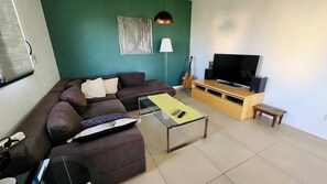 Living area - Family home near the sea (Saint-Martin-aux-Buneaux)