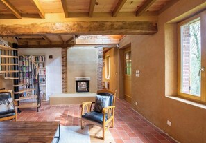 Interior - The Caledonia - Cosy in the countryside (Etalleville)