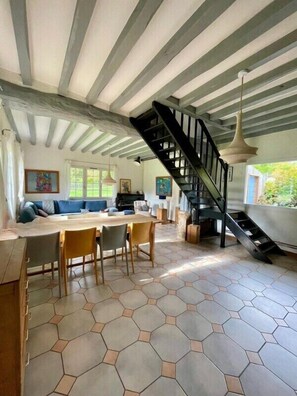 Interior - The cottage: Norman comfort and charm (Saint-Pierre-le-Vieux)