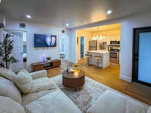 Living area - Casa Kiwi in Miami - Sleeps 6 (Miami)