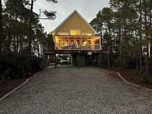 Exterior - Private Beach House, Pet Friendly, Ft Morgan Sleeps 10, next to Kiva Golf Course (Gulf Shores)