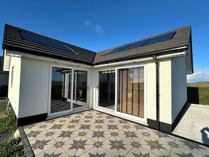 Exterior detail - Modern accommodation with scenic views of Llansteffan.  (Llanybri)