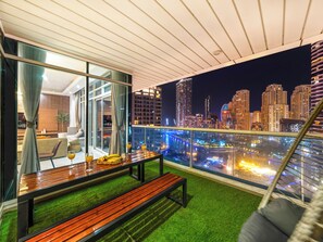 Property grounds - Centric Flat with Marina View (Dubai)