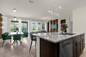 Interior - 5 BD/ 4.5 BA/ Solterra  (7872 OR) (Davenport)