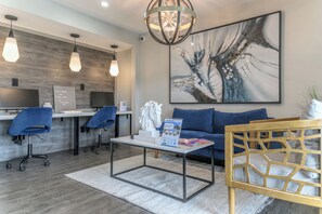 Interior - BEST PRICE DEAL! Spacious, Fully Furnished 1Bed/1Bath - DALLAS TX 75231 (Dallas)