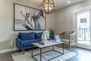 Lobby - BEST PRICE DEAL! Spacious, Fully Furnished 1Bed/1Bath - DALLAS TX 75231 (Dallas)