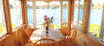 'Still Waters' Lakefront 3-bedroom cottage in Harrison, Michigan