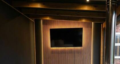 Sun Set House with Hot Tub