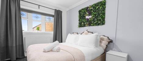 3 Schlafzimmer, Schreibtisch, kostenloses WLAN, Bettwäsche