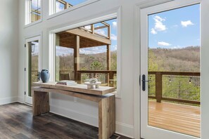 Interior - Luxury Home w/ Hot Tub & Mt Views - Otter Run #2 (Gatlinburg)
