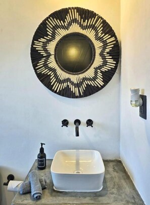 Hair dryer, towels, soap, shampoo - Casa del Mar Holbox (Holbox)