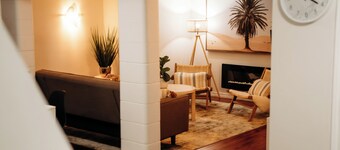 Relaxing 1BR Queen Retreat with Fireplace & Parking