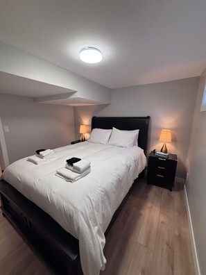 1 bedroom, desk, iron/ironing board, WiFi