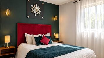 Deluxe Studio, Pool View | Premium bedding, individually decorated, individually furnished