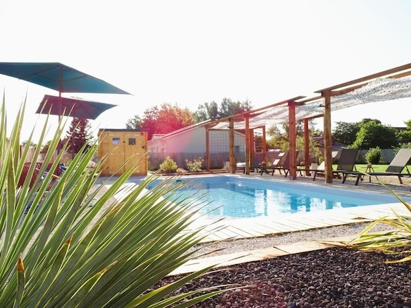 Piscine extérieure (ouverte en saison)