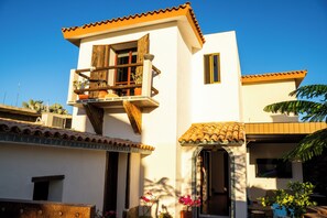 Exterior - Hacienda in Cabo Bello - 7 Bedrooms with Jacuzzi (Cabo San Lucas)